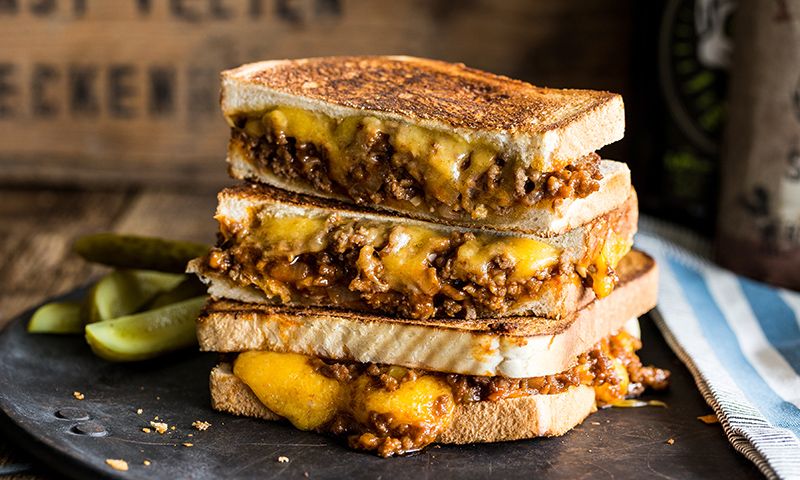 Sándwich de ternera y queso cheddar