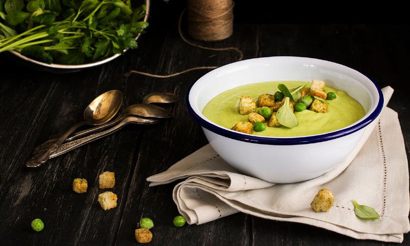 Gazpacho de guisantes con menta