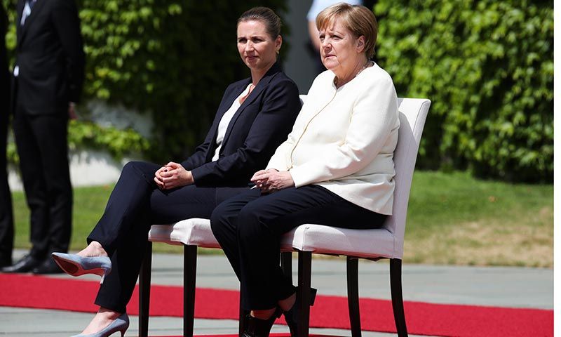 ¿Qué enfermedades pueden causar temblores como los que sufre Angela Merkel?