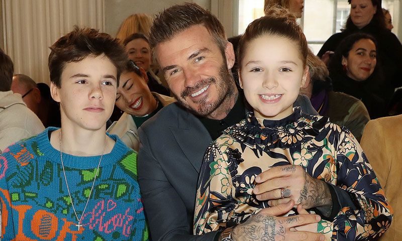 Harper Beckham, la otra gran protagonista en el desfile de Victoria