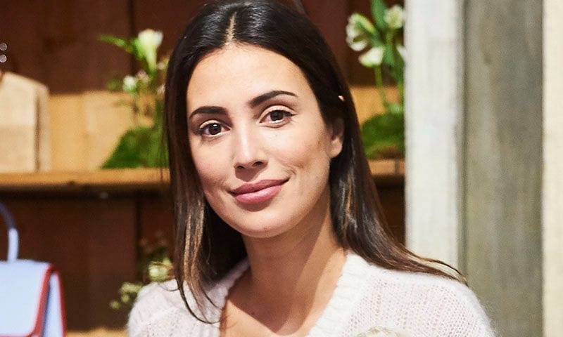 Alessandra de Osma recicla su vestido de 10 euros y lo transforma en look premamá