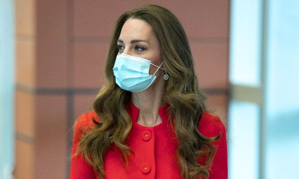 En su 'misión secreta', la fascinación de Kate por un nuevo abrigo con truco