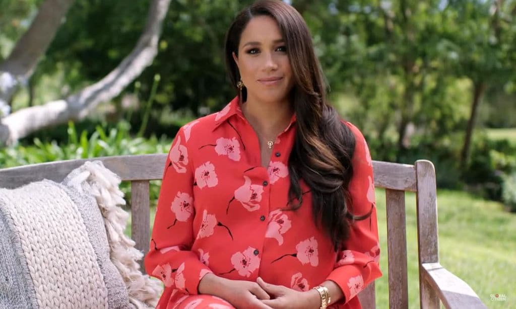 Meghan presume de barriguita con el vestido floral predestinado a doña Letizia