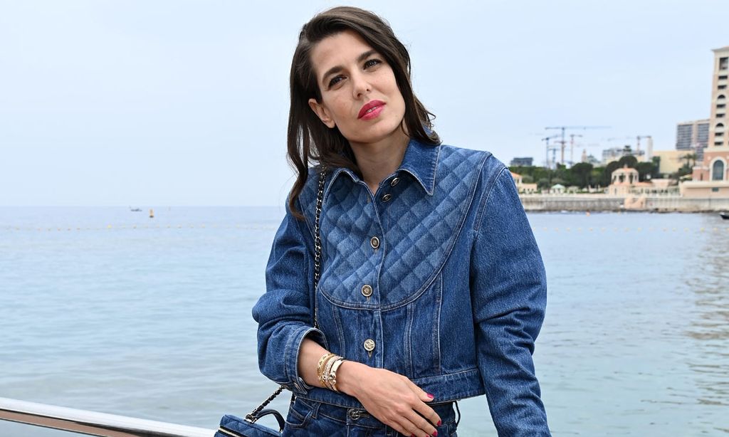 Carlota, Carolina, Pauline... Cumbre de 'royals' en el desfile de Chanel en Montecarlo