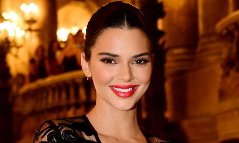 Kendall Jenner regresa a la pasarela tras su polémica con otras modelos
