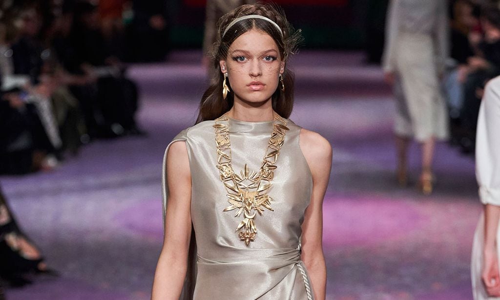 '¿Y si las mujeres dominasen el mundo?': Dior presenta su colección más poderosa en París
