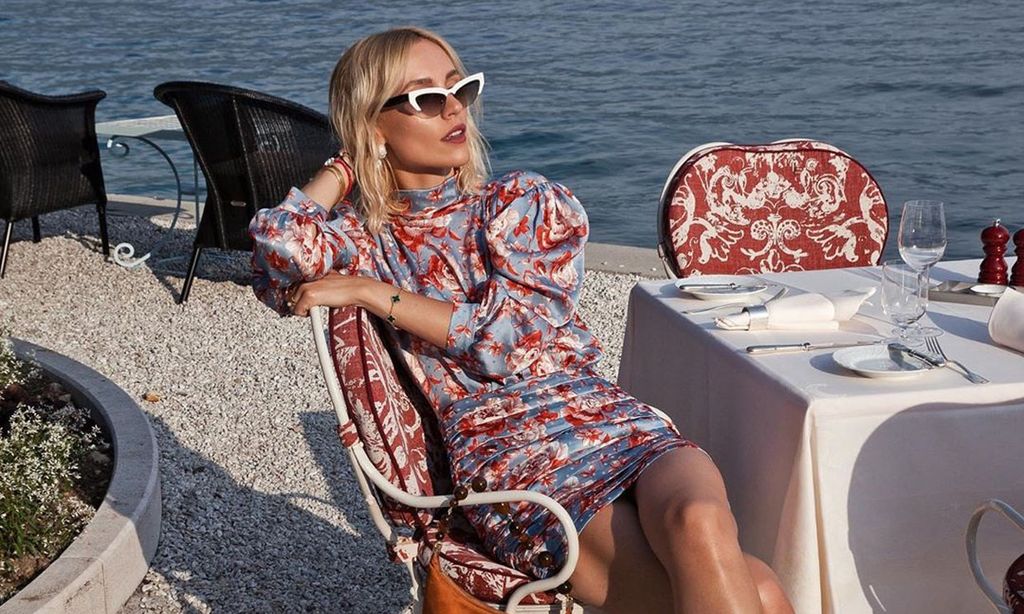 ¿Vestidos de cuello alto en verano? 7 diseños que sí querrás llevar con sandalias