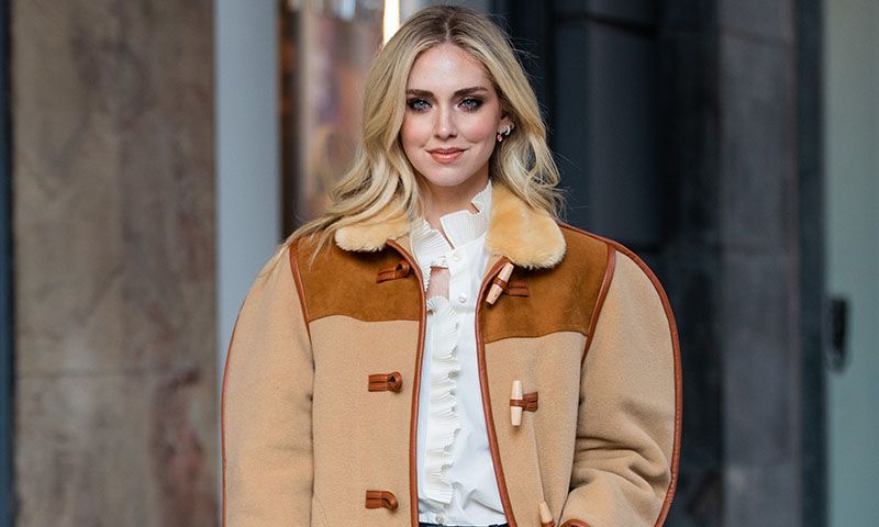 El sencillo gesto de Chiara para conseguir looks únicos en posados dentro de casa