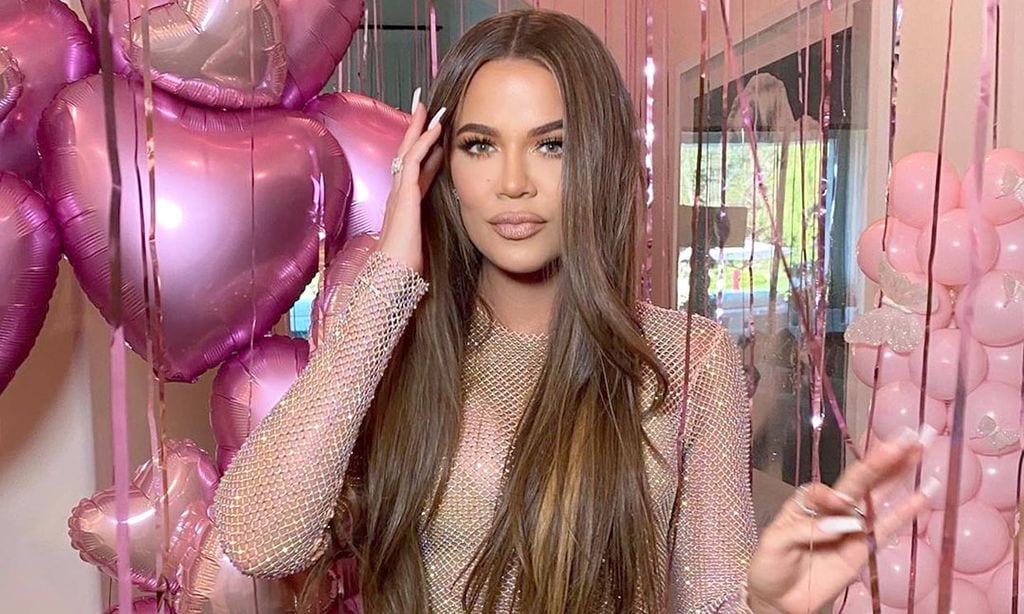 ¿Vestido o joya? Los secretos del lookazo que convirtió a Khloé Kardashian en diva del pop