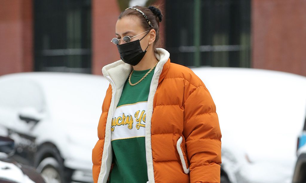 ¿Por qué estas botas 'combat' de Irina Shayk no son como las demás?