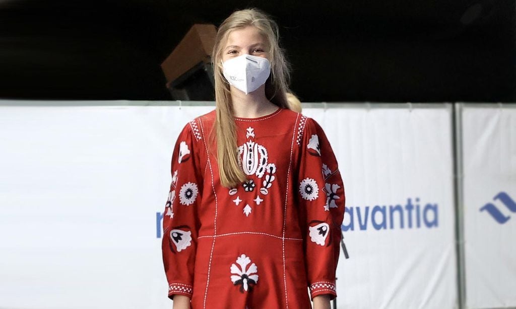 Rebajado a 19 euros, consigue el vestido étnico de la infanta Sofía que modernizó su estilo
