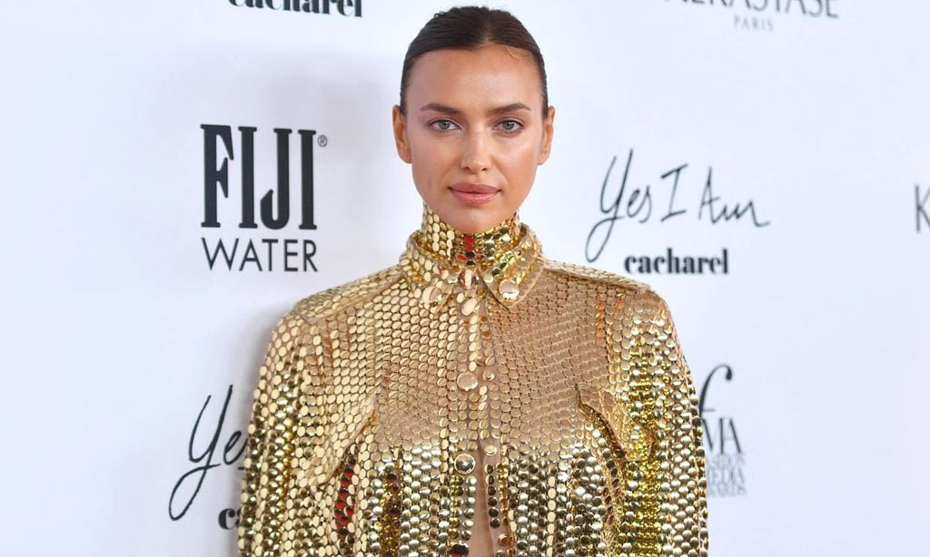 Lo dicen Irina Shayk y Elsa Hosk: necesitas una camisa 'brilli' este otoño
