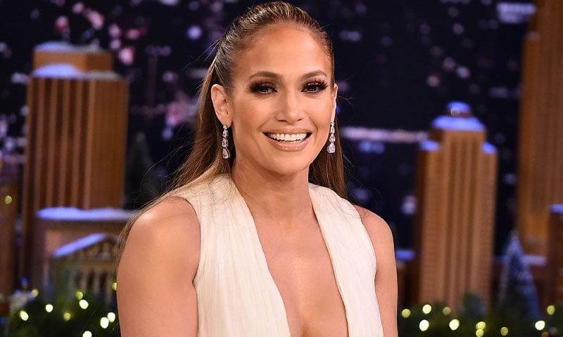 El día que Jennifer Lopez se vistió de novia sobre el escenario