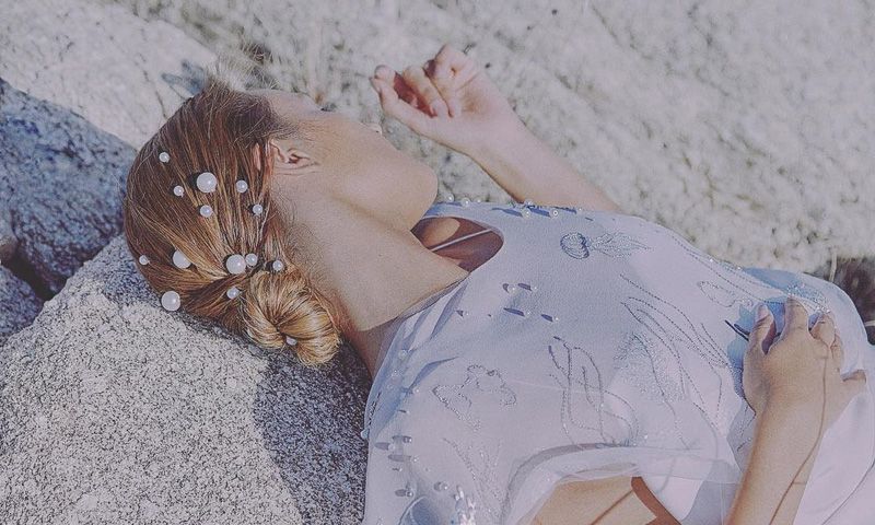 Las perlas, el nuevo objeto de deseo invade los accesorios de novias