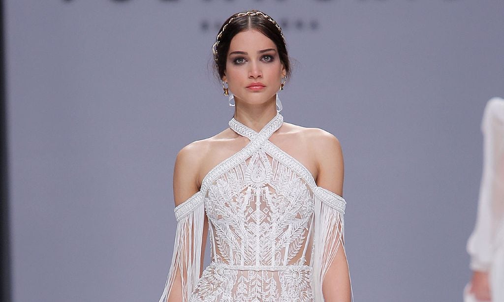 Botas de media caña y flecos, el código de las novias en 2020 según Yolancris