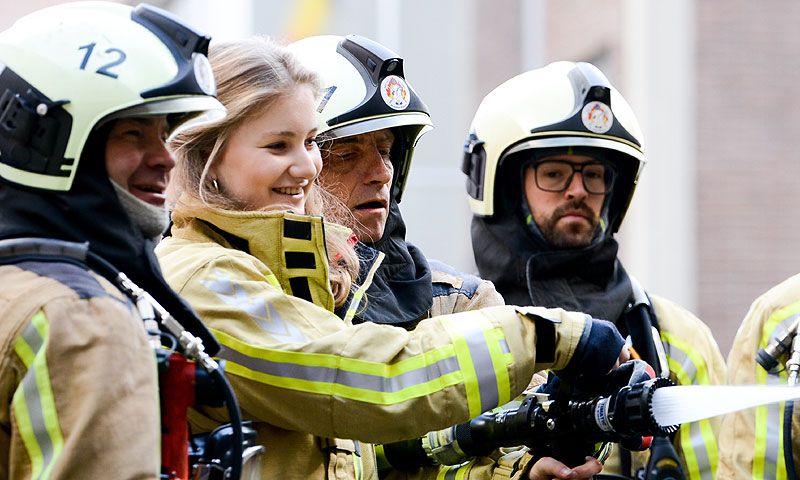 FOTOGALERÍA: Elisabeth de Bélgica, bombera por un día