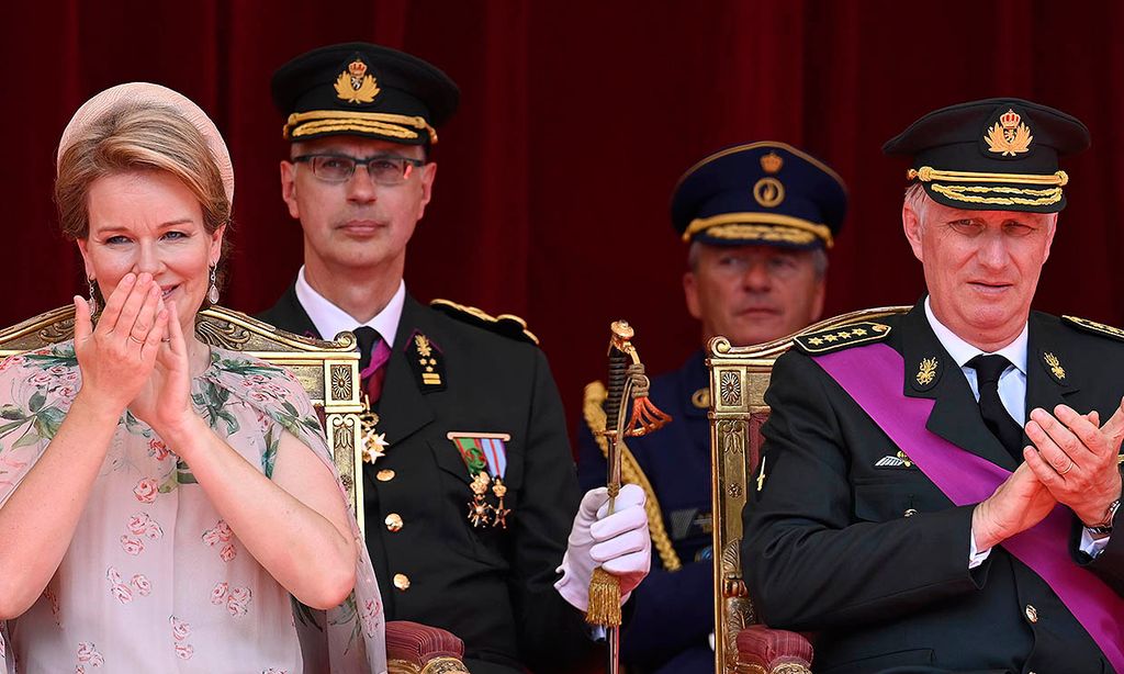 Las lágrimas de los reyes de Bélgica al ver a su hija Elisabeth participando por primera vez en un desfile militar