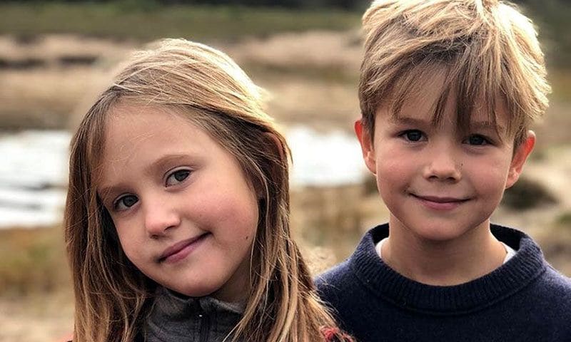 ¡La cámara les adora! Vincent y Josephine de Dinamarca posan como unos profesionales en su octavo cumpleaños