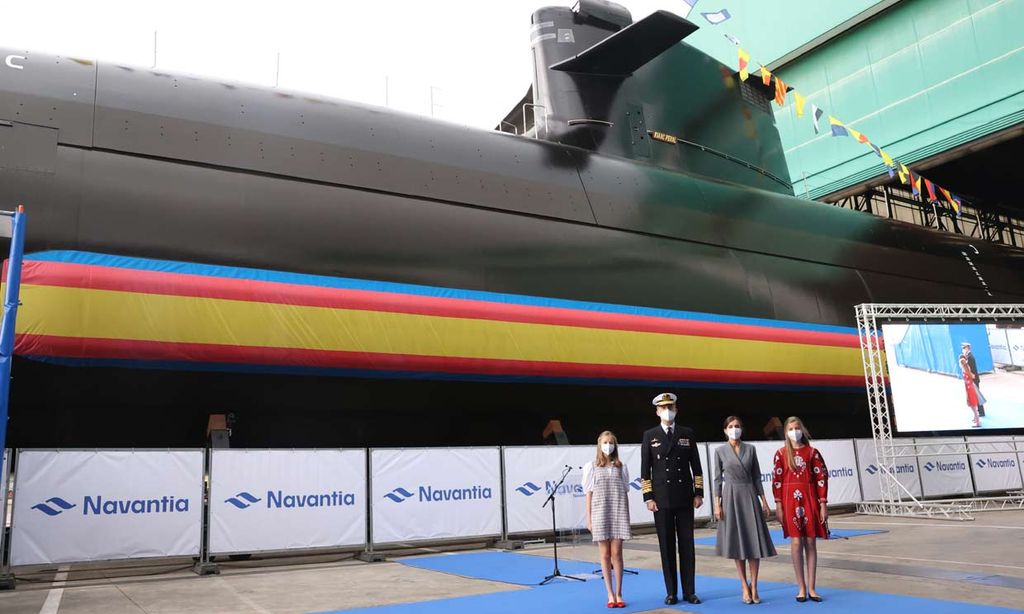 La princesa Leonor y la infanta Sofía asisten con los Reyes al bautismo del submarino Isaac Peral en Cartagena
