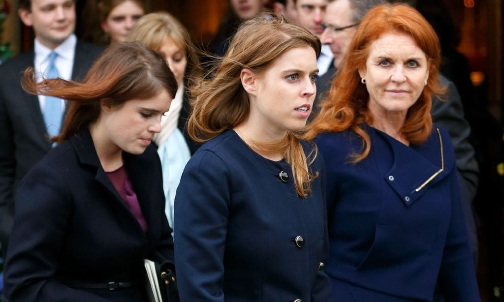 La delicada situación a la que se enfrentan Sarah Ferguson y sus hijas tras conocerse el futuro del príncipe Andrés