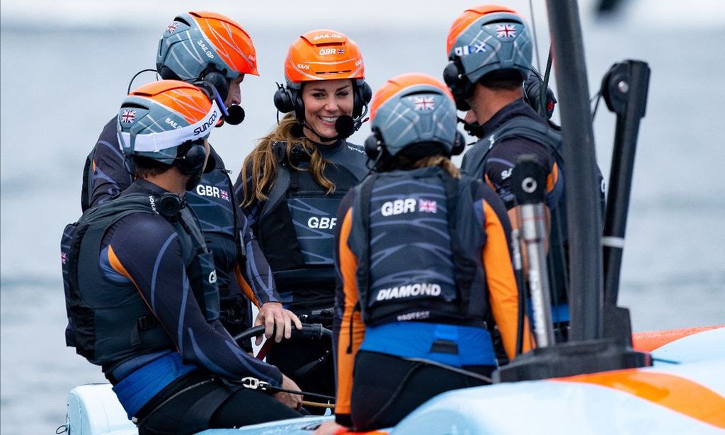 La duquesa de Cambridge saca su lado más aventurero en el Gran Premio de Gran Bretaña de SailGP