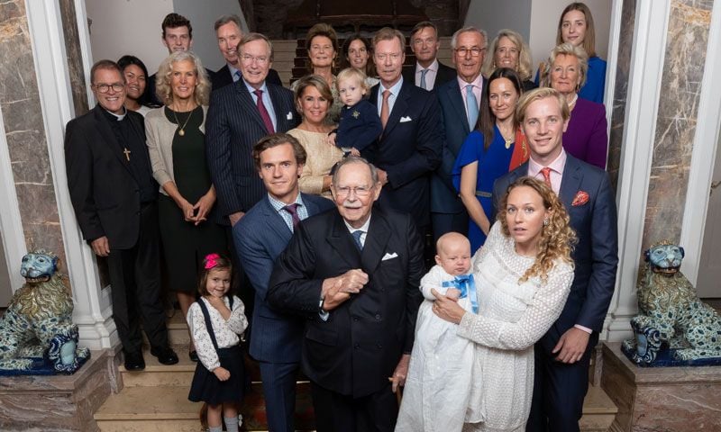 La Familia Gran Ducal celebra el bautizo del pequeño Zeno, el nuevo ‘príncipe’ de Luxemburgo