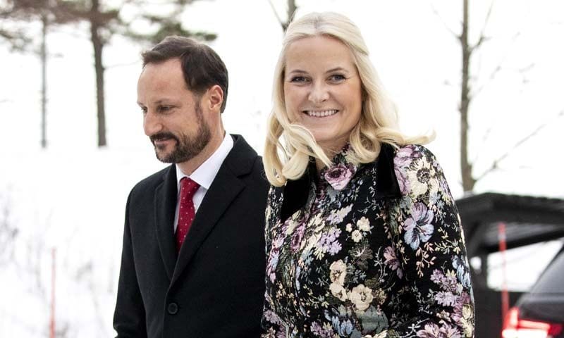 ¡Feliz y en familia! Mette-Marit de Noruega no se pierde la tradicional misa de Navidad
