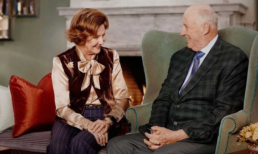 Harald y Sonia de Noruega celebran 30 años de reinado con un posado de lo más hogareño
