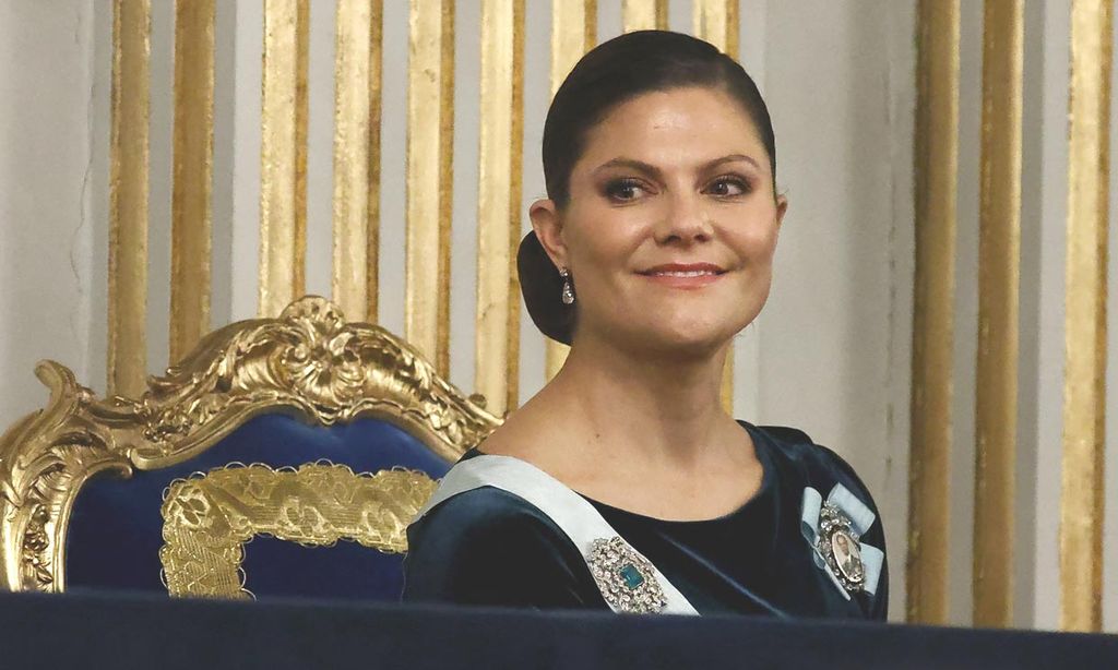 Victoria de Suecia felicita a su ahijada, Ingrid Alexandra de Noruega, con una foto en la que aparece don Felipe