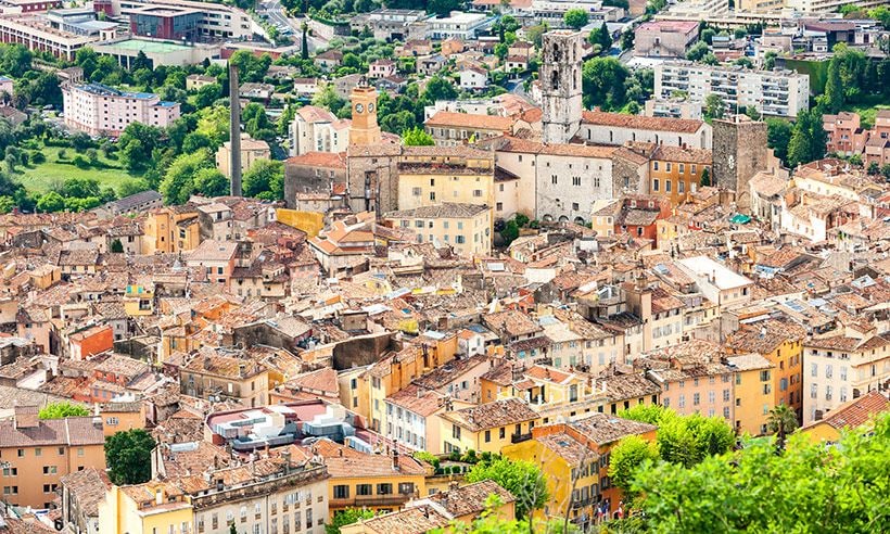 Grasse, la bonita ciudad medieval que en agosto huele a jazmín