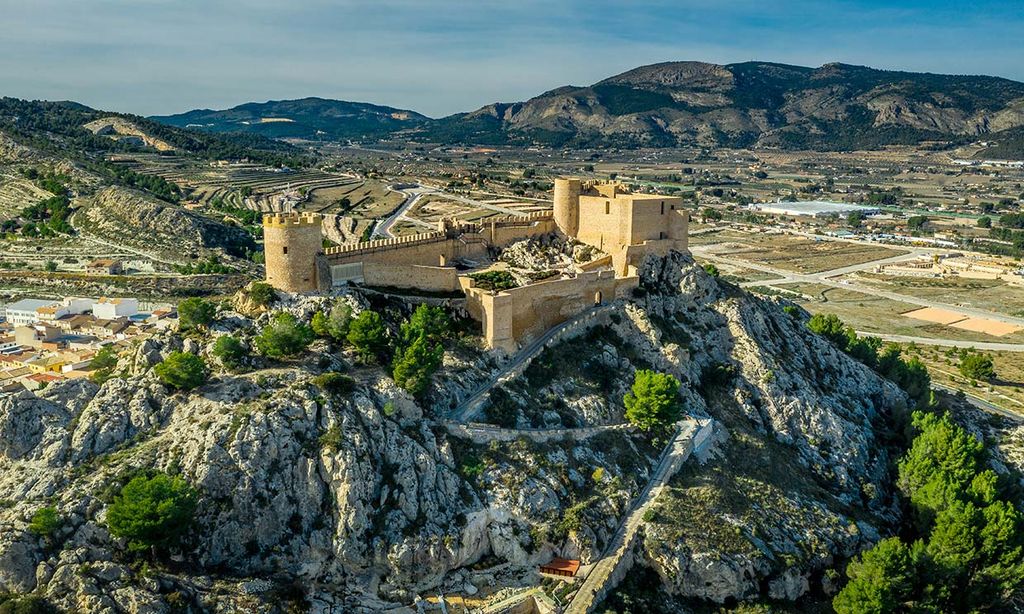 Una ruta en coche por Alicante de castillo en castillo