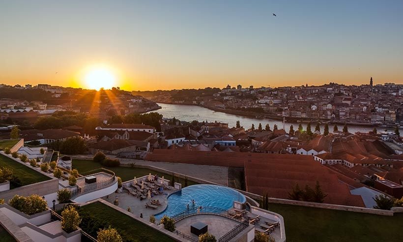 ¿Escapada urbana o entre viñedos? Un viaje y dos destinos: Oporto y Vale do Douro