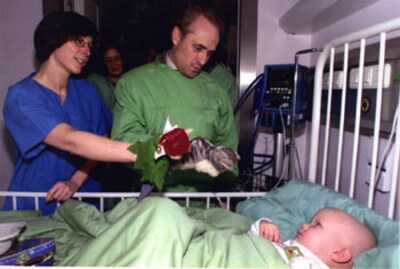 José Carreras inaugura una unidad contra la leucemia en un hospital de Hamburgo