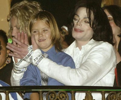 Michael Jackson celebra su 45 cumpleaños acompañado por sus seguidores