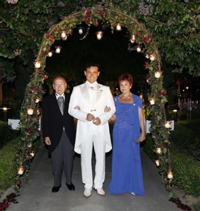 Carlos Marín, de Il Divo, se casó con Geraldine Larrosa en Disneylandia