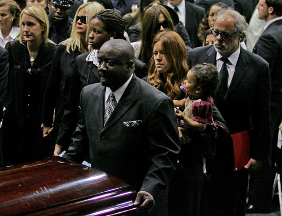 La familia de Andy García, sumida en el dolor en el funeral de Sean Taylor