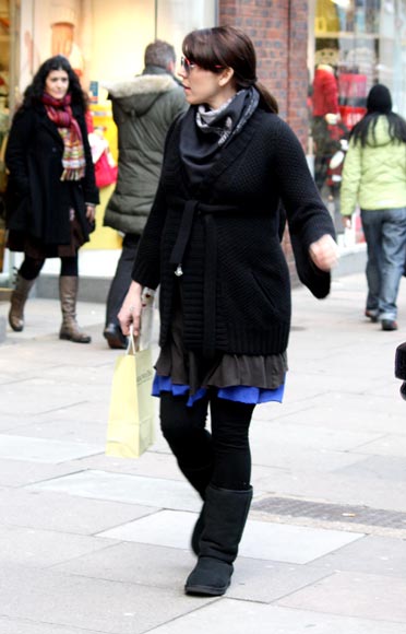 La cantante Mel C, en su quinto mes de embarazo, sale de compras para su futuro bebé