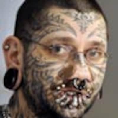Una niña belga termina tatuada con 56 estrellas en la cara por un malentendido