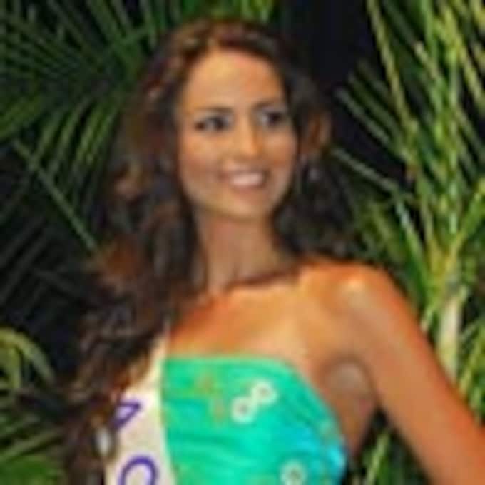 Estíbaliz Pereira, Miss España 2009, tiene 22 años, estudia Administración de Empresas y trabaja como 'personal shopper'