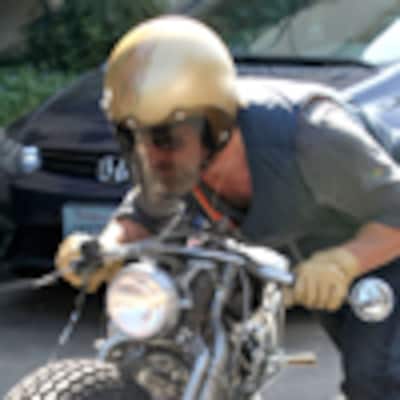 Brad Pitt sufre un accidente con su nueva moto