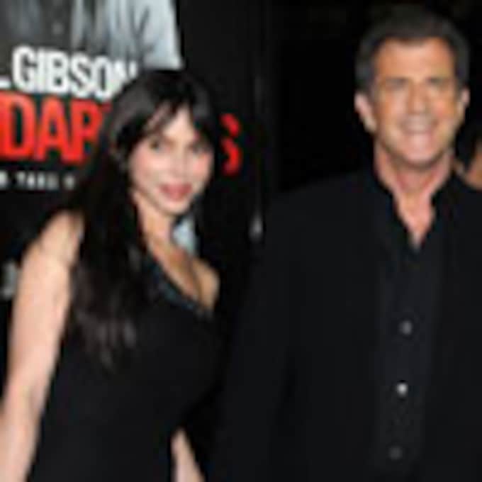 Mel Gibson, feliz y enamorado en su reaparición en Hollywood tras su reciente paternidad