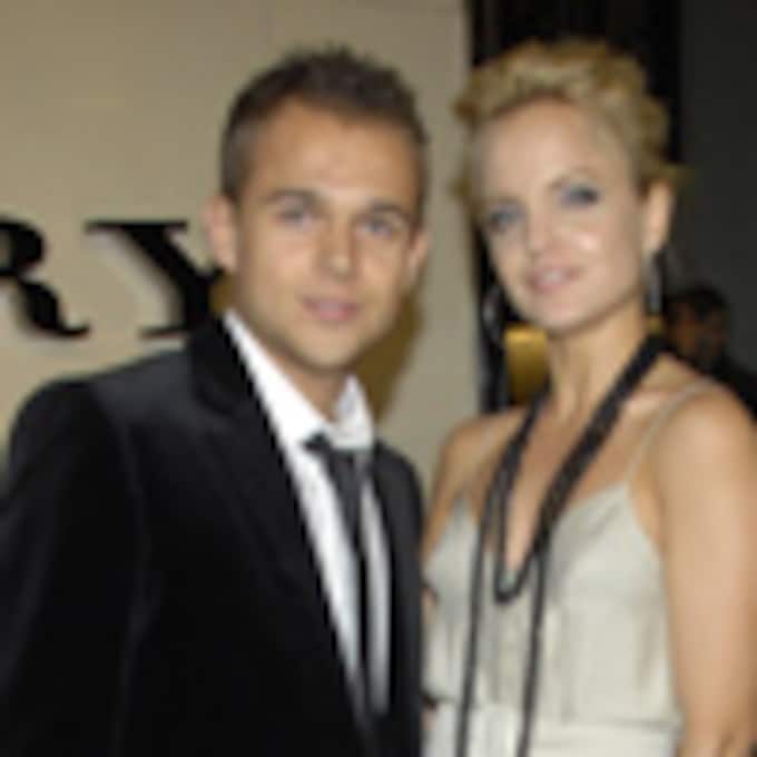 La protagonista de 'American Beauty' Mena Suvari se casa con su novio, Simone Sestito, en Roma