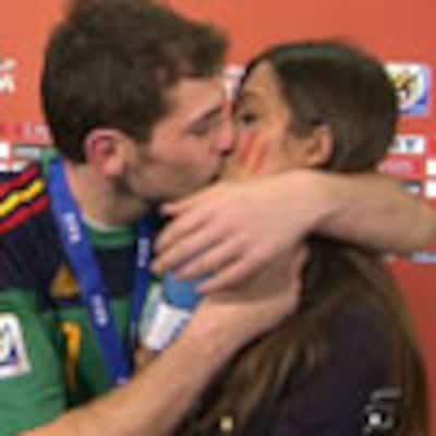 El apasionado y espontáneo beso de Iker Casillas a Sara Carbonero