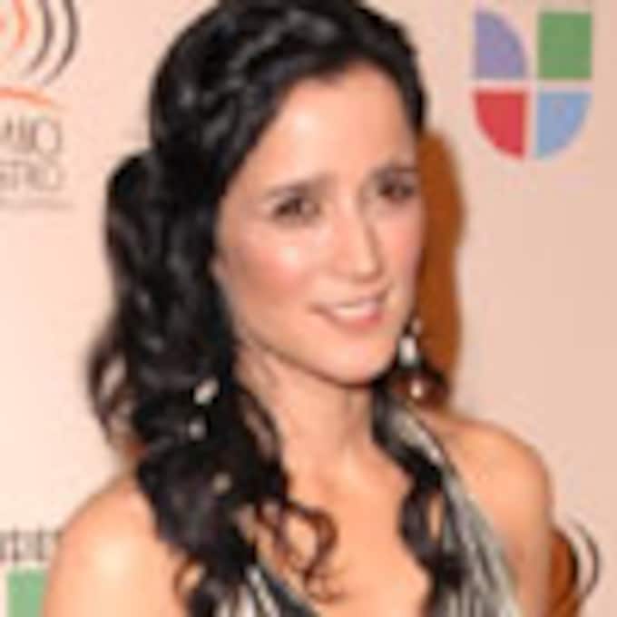 La cantante mexicana Julieta Venegas, mamá de una niña