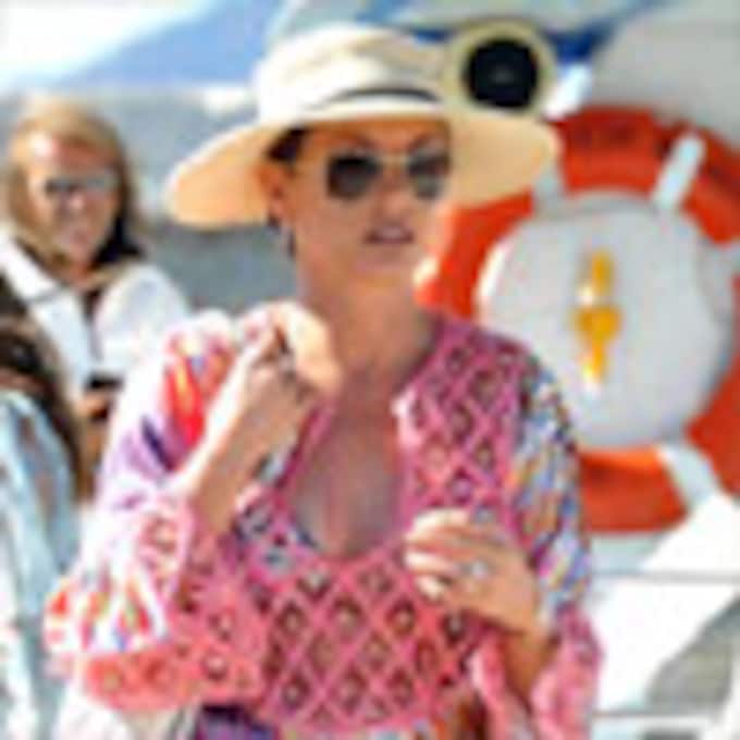 Catherine Zeta-Jones, radiante y feliz en sus vacaciones a bordo de un yate en la Costa Azul