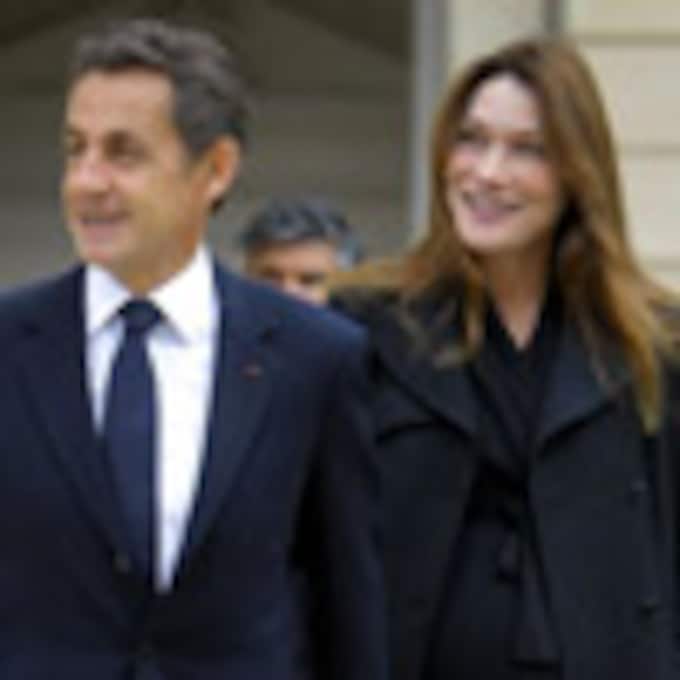 En la recta final de su embarazo, Carla Bruni acompaña a Nicolás Sarkozy en el Día del Patrimonio francés