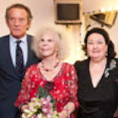 La duquesa de Alba asiste con Alfonso y Eugenia al concierto solidario de Montserrat Caballé y su hija en Sevilla