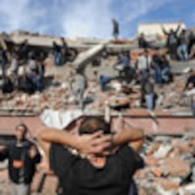 Al menos 366 personas fallecen y más de mil resultan heridas en un terremoto de 7,2 grados de magnitud en Turquía