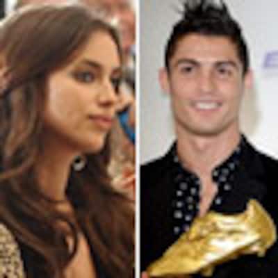 Cristiano Ronaldo recibe en Madrid su segunda Bota de Oro acompañado por su familia y su novia, Irina Shayk