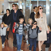 La familia Jolie-Pitt conquista con su sonrisa, naturalidad y entusiasmo a los japoneses